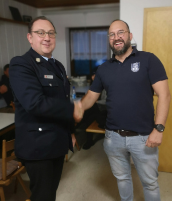 KBM Mike Kühnel gratuliert zur Wahl zum 1. Komandant KBM Mike Kühnel gratuliert zur Wahl zum 1. Komandant